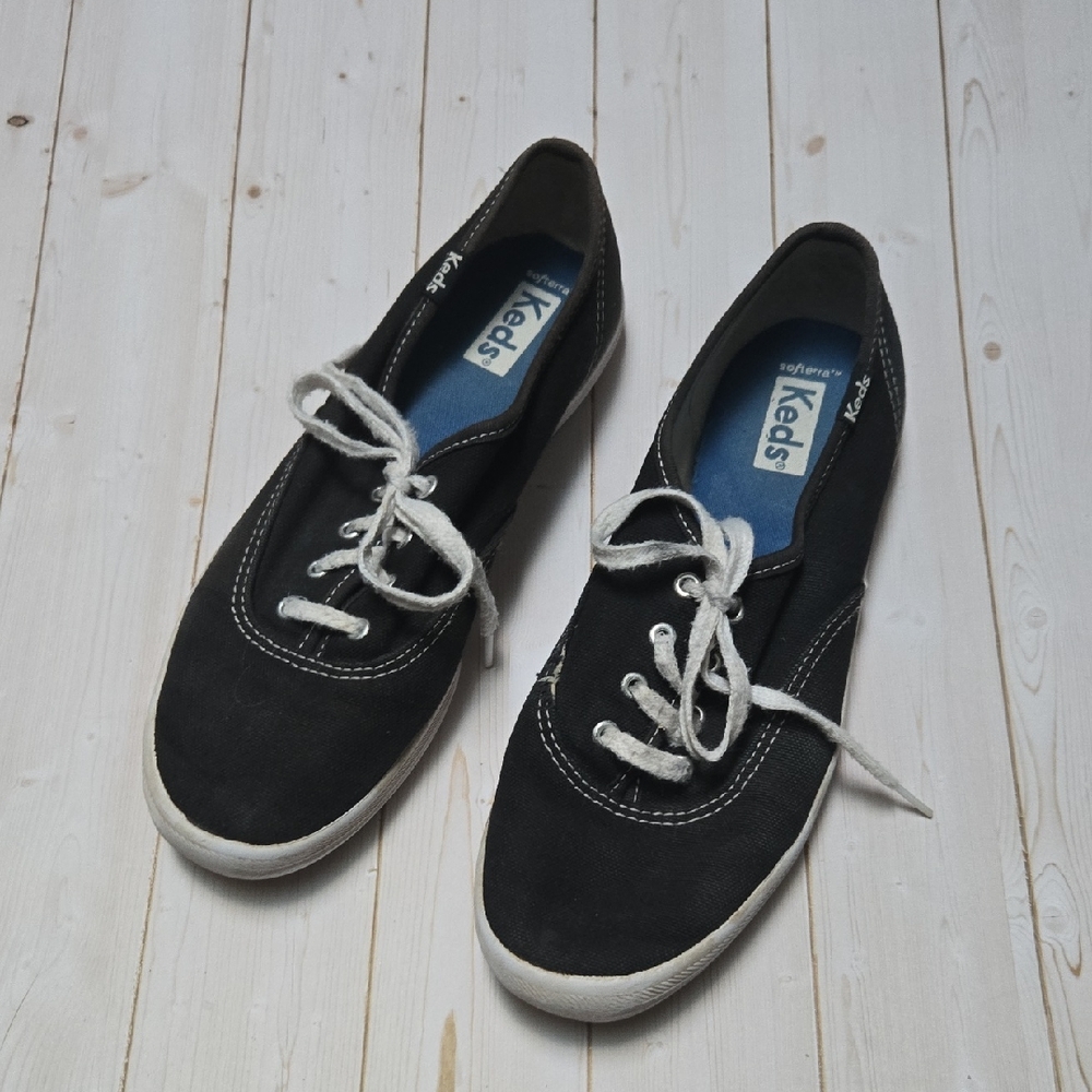 Keds Women's Black and White Lace-Up Sneakers